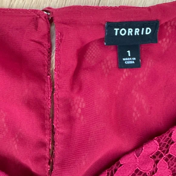 🍂CLEAROUT Torrid Peplum Lace Puff Sleeve Top - Picture 13 of 15